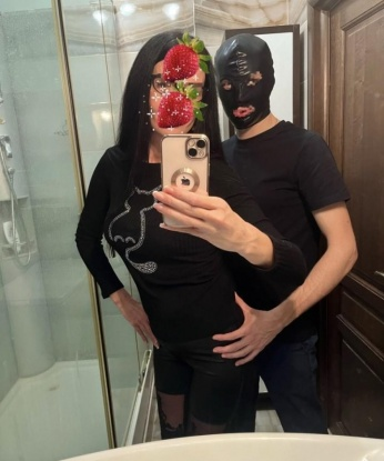 У меня высшая степень креативности, которую я использую, чтобы превратить каждое наше свидание в незабываемое приключение. Мои услуги полны разнообразия: от эротического массажа и игр ролевых до стриптиза и BDSM. У меня есть все, чтобы привнести в жизнь твои фантазии. Мои клиенты не могут удержаться от восхищения, а отзывы говорят сами за себя. Загляни в мою галерею, чтобы оценить мои фото и сделать правильный выбор. Встреча со мной будет как маленький кусочек райского наслаждения. Не упусти шанс окунуться в мои объятия и позвони мне прямо сейчас! 😉🔥😘 Лариса